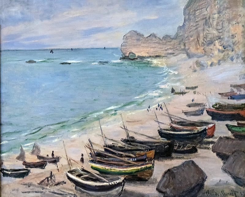 Barcos en la playa en Étretat - Claude Monet