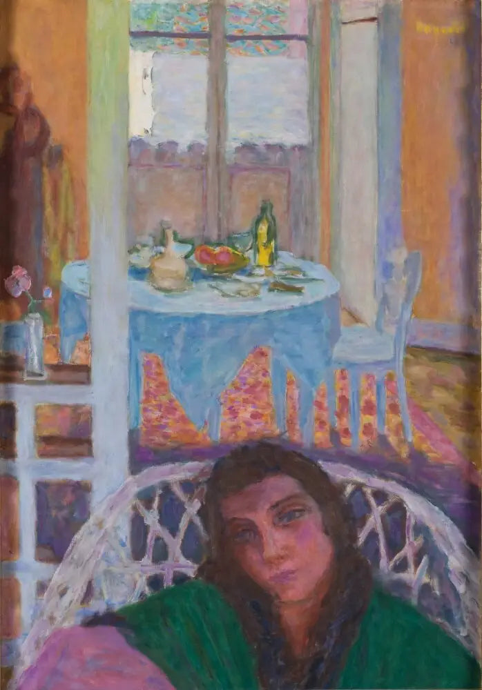 Interior con una mujer en una silla de mimbre - Pierre Bonnard