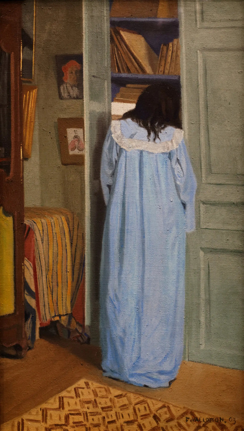 Interior, mujer en azul buscando en un armario - Félix Vallotton