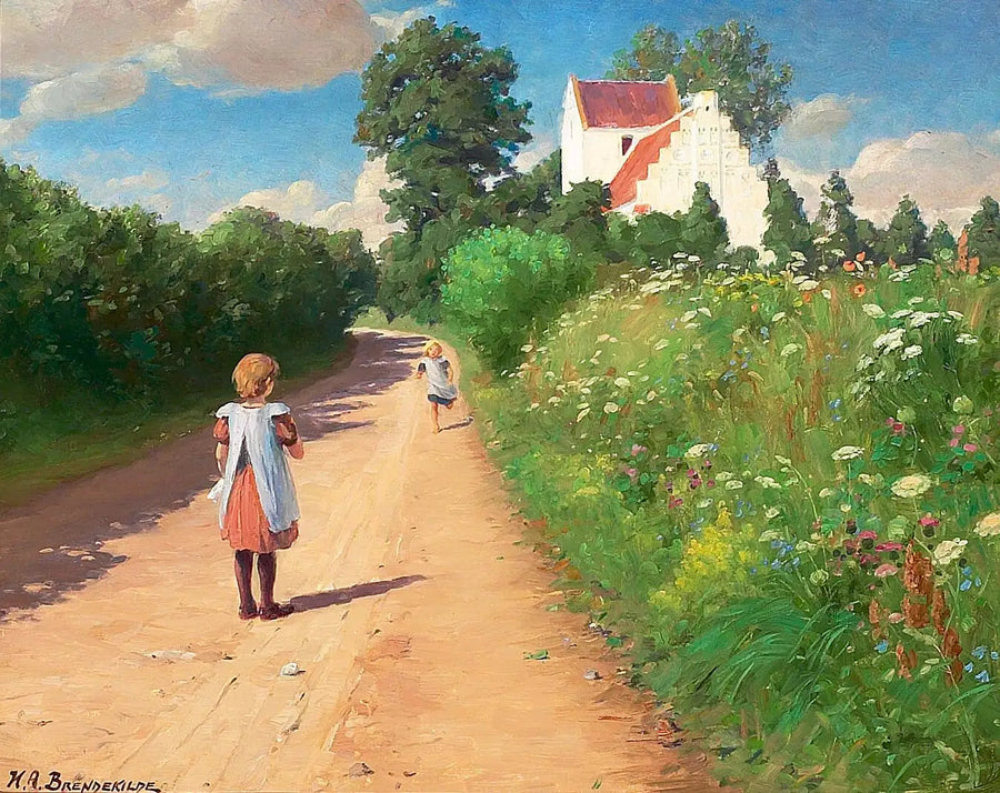 Pequeñas niñas jugando frente a la iglesia de Brændekilde en un caluroso día de verano. - H. A. Brendekilde