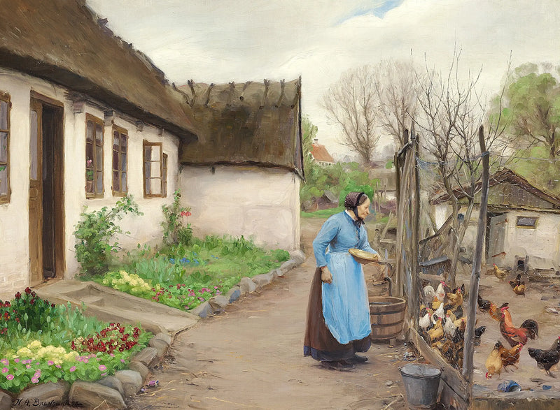 Una mujer alimentando a las gallinas frente a una granja blanca y calcárea en un día de otoño. - H. A. Brendekilde