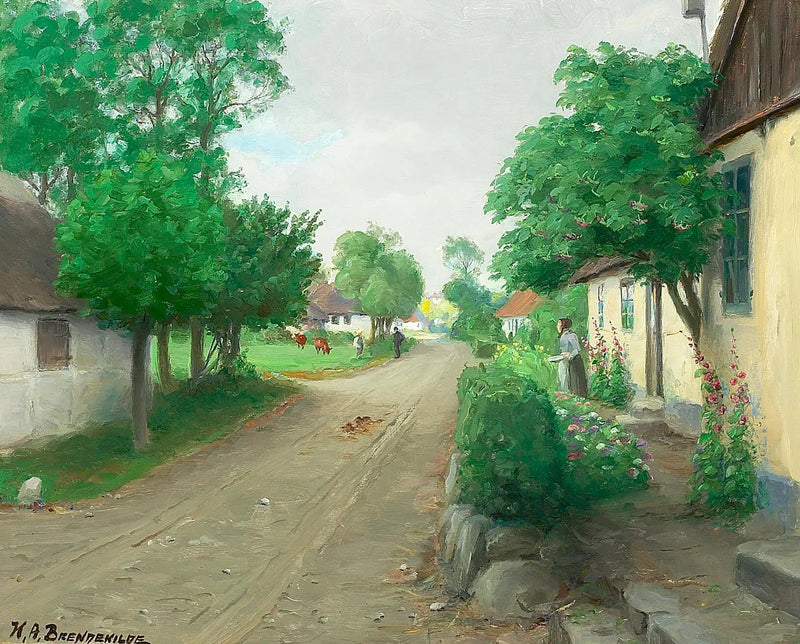 Un camino de pueblo con gente, vacas y malvas en flor. - H. A. Brendekilde